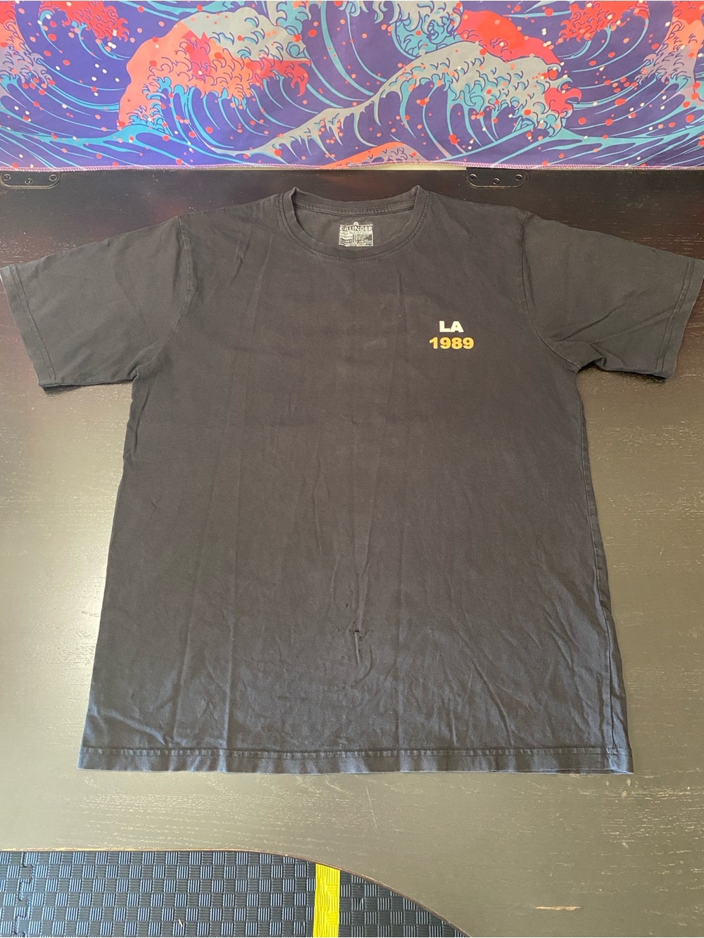 LA 1989 Men's Short Sleeve Graphic Tee in Black
